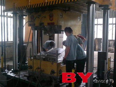 汽车模具